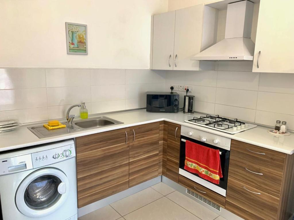 Beautiful & Quiet Two-Bedroom Apartment With Private Garden Lukomorye C1 Кіренія Екстер'єр фото